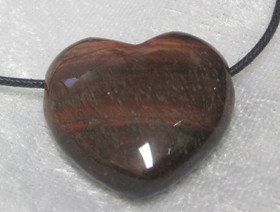 Kaulakoru häränsilmäsydän 3x3cm porattu riipus