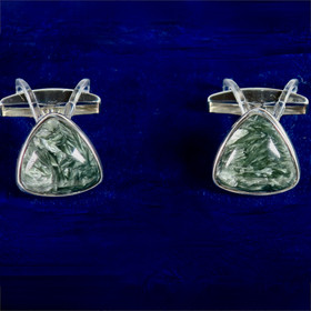 Kalvosinnapit klinokloori serofinit, vihreä kolmio 