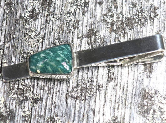 Solmioneula amatsoniitti trapetsi