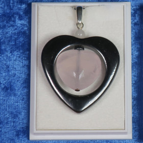 Riipus ruusukvartsisydän hematiittisydämessä R