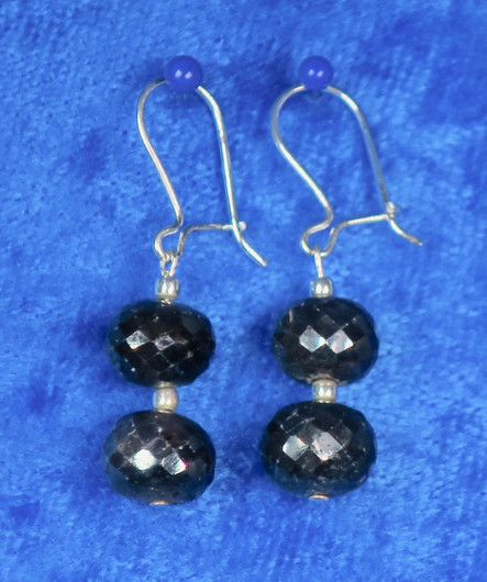 Korvakorut safiiri tummansininen viistehiottu nro2