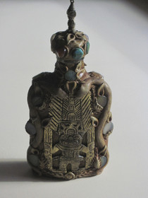 Rituaalipullo Inkojen pyhät symbolit ja kivet