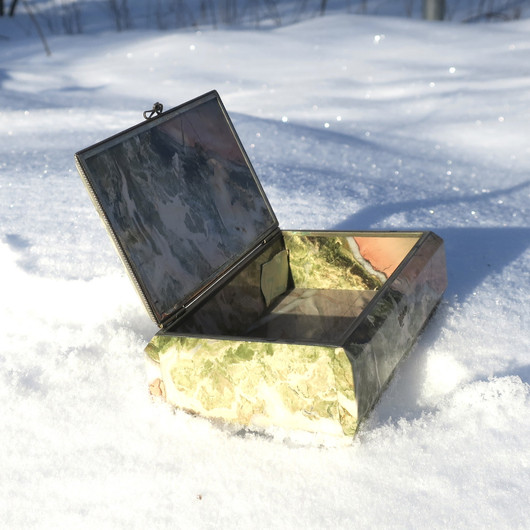 Kivirasia jaspis, kansi saranalla C