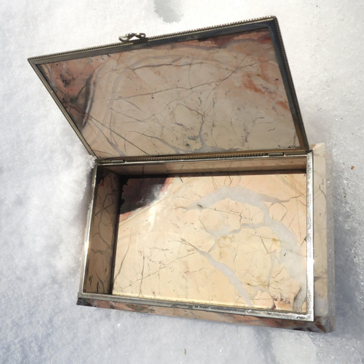 Kivirasia jaspisrasia kannella B