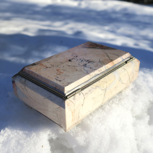 Kivirasia jaspisrasia kannella B