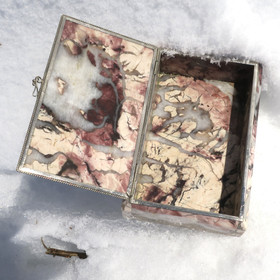 Kivirasia jaspis saranakannella A 