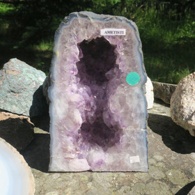 Ametistigeodi iso 4,3kg Brasilia