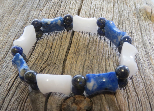 Rannekoru lapis latsuli ja lumikvartsi, sinivalkoinen. Lumi4