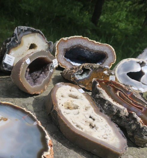 Akaattilevy iso 2,4kg 12x28cm vahva, ei tasainen siivu.  61x