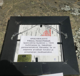 Taulu spektroliitti purjelaiva 15x15cm Ylämaa Suomi nroB