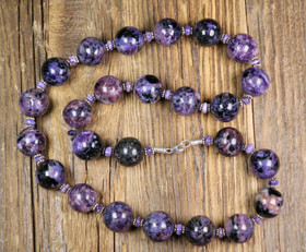 Helmet tsharoiitti 57cm kookkaat kaulahelmet nro2