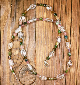 Helmet sininen topaasi ja monen värisiä turmaliinihelmiä TOPA1