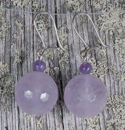 Korvakorut ametisti 14mm vaalea viistehiottu. Lila1, Lila14-4