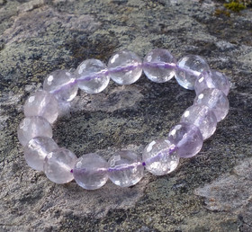 Rannekoru ametisti viistehiottu vaalea 12mm 16cm  LILA12