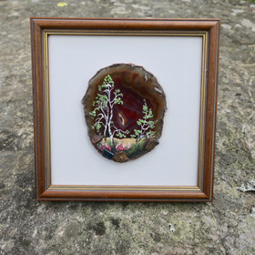 Kivimurskataulu 3 Muonionalustan meteoriittia,spektroliitti akaatilla 