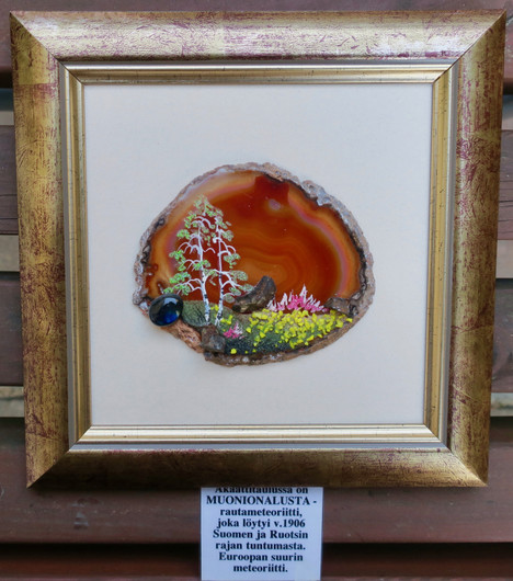 Kivimurskataulu 3 palaa Muonionalustan meteoriittia ja spektroliitti 