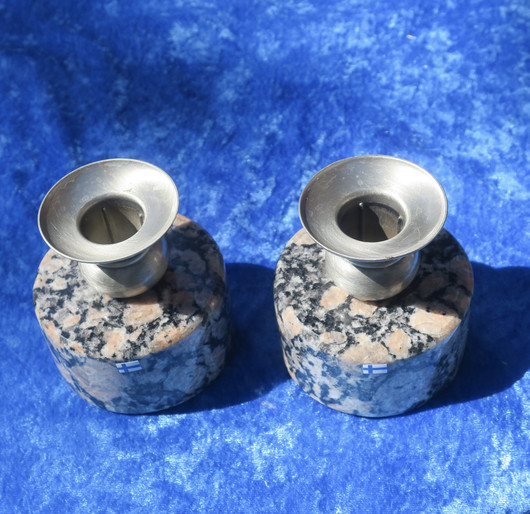 Kynttilänjalka graniittia halkaisija 8,5cm, korkeus 8,5cm