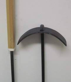 Hiilikoukku leivinuuniin poronsarvikoristein. Matkahuollon toimitus.