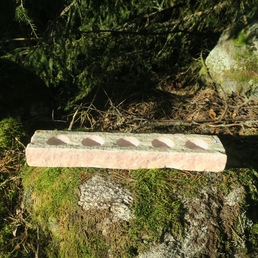 Tuikkualusta marmori, 5 tuikulle