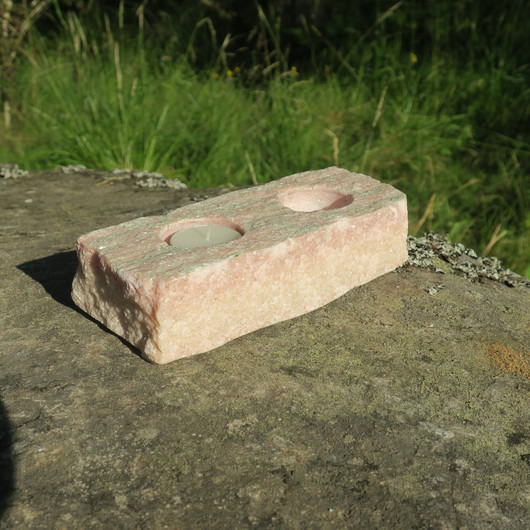 Tuikkualusta marmori, 2 tuikulle