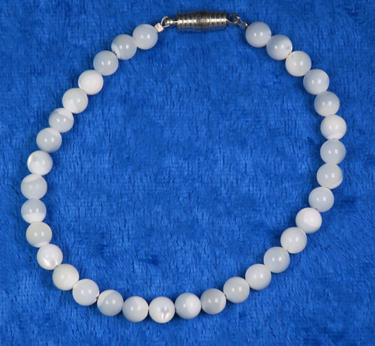 Rannekoru helmiäinen 6mm luonnollinen natural