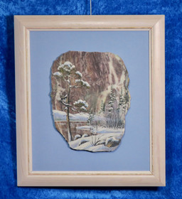 Kivimurskataulu talvimaisema, tausta sininen. BBB