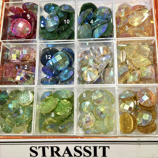 Ommeltavat strassit. Valitse malli kuvasta