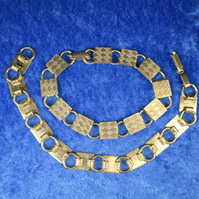 Rannekorun pohja, pituus 18,5cm, kullan värinen