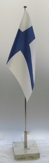 Suomen lippu pöytälippu marmorijalustalla