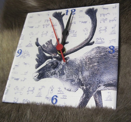 Seinäkello poro, rumpumerkit 16x16cm