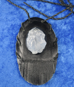 Riipus selestiini enkelikivi iso kide, musta nahkakoru