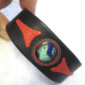 Nahkarannekoru spektroliitti 