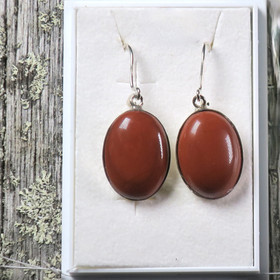 Hopeakorvakorut punainen jaspis ovaali 13x18mm