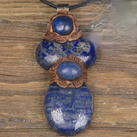 Riipus lapis latsuli hahmo 