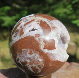 Kivipallo ametisti ja jaspis 515g 70mm, kideonkaloita