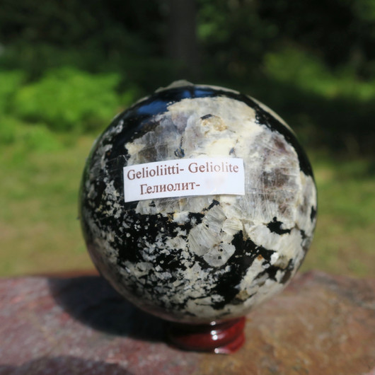 Gelioliitti pallo 560g 7cm kivipallo. Katso video