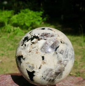 Gelioliitti pallo 570g 7cm kivipallo. Katso video