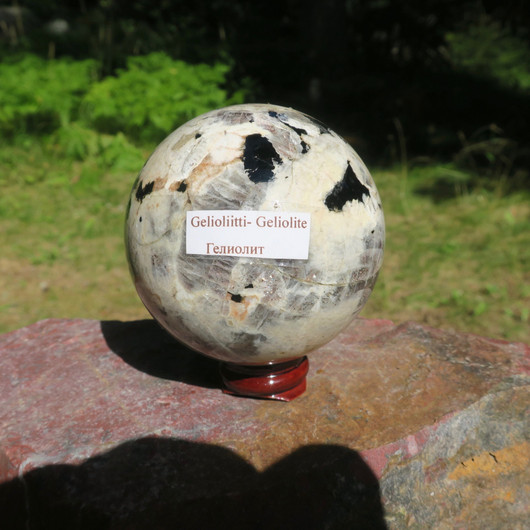 Gelioliitti pallo 570g 7cm kivipallo. Katso video