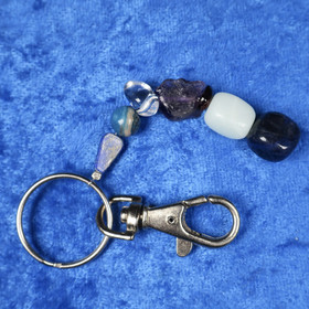 Avaimenperä NEITSYT VIRGO 7kpl neitsyen onnenkiviä, karbiinilukko nro7