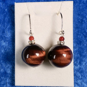 Korvakorut häränsilmä 14mm, viistehiottu karneoli, zirkonikoristein