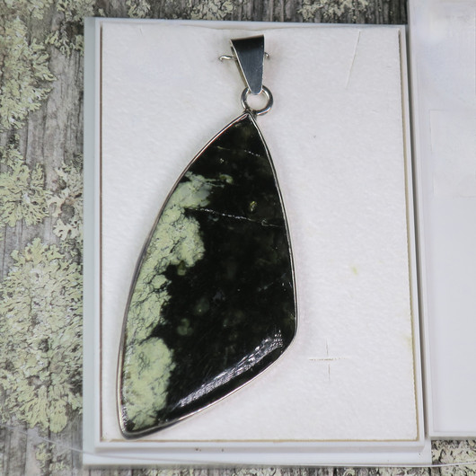 Hopeariipus serpentiini kookas B