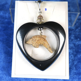 Riipus maisemajaspisdelfiini hematiittisydämessä