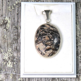 Hopeariipus astrofylliitti, ovaali D