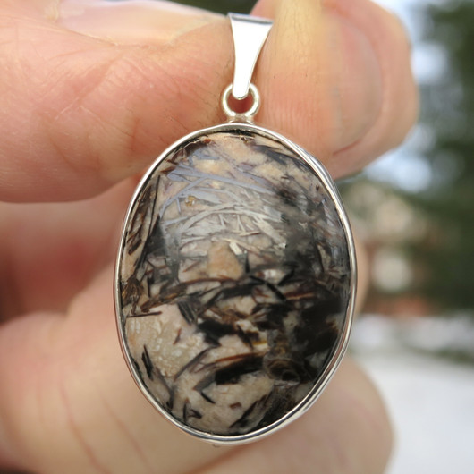 Hopeariipus astrofylliitti, ovaali D