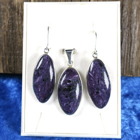 Hopeakorusetti tsharoiitti ovaalit korvakorut ja riipus. 64set2