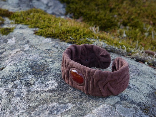 Nahkrannekoru karneoli, suklaanruskea nahka