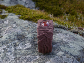 Nahkrannekoru karneoli, suklaanruskea nahka