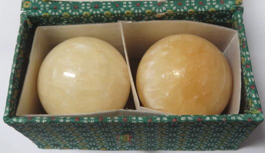 Terveyspallot Taiji kalsiittipallot 2kpl säilytysrasia ohjeet suomeksi