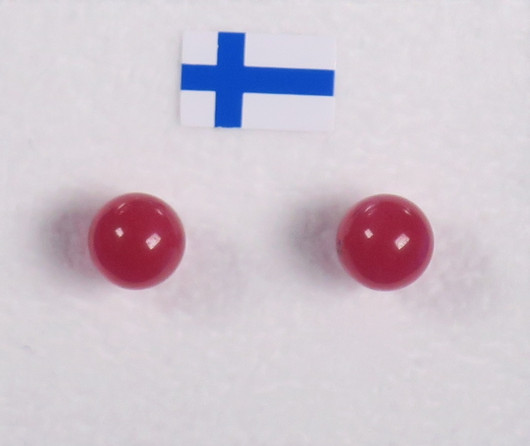 Nappikorvakorut kvartsi punainen 6mm puolukka