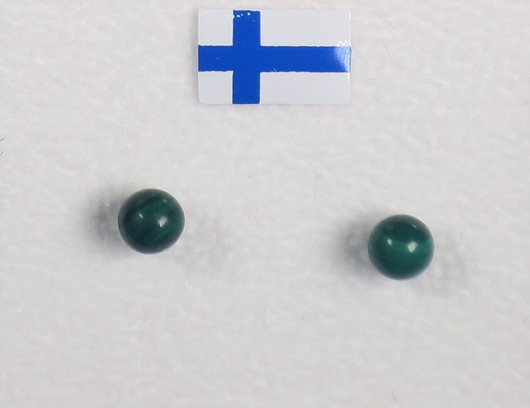 Nappikorvakorut malakiitti tummanvihreä 4mm